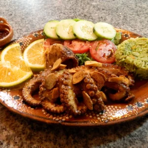 Pulpo al mojo de ajo